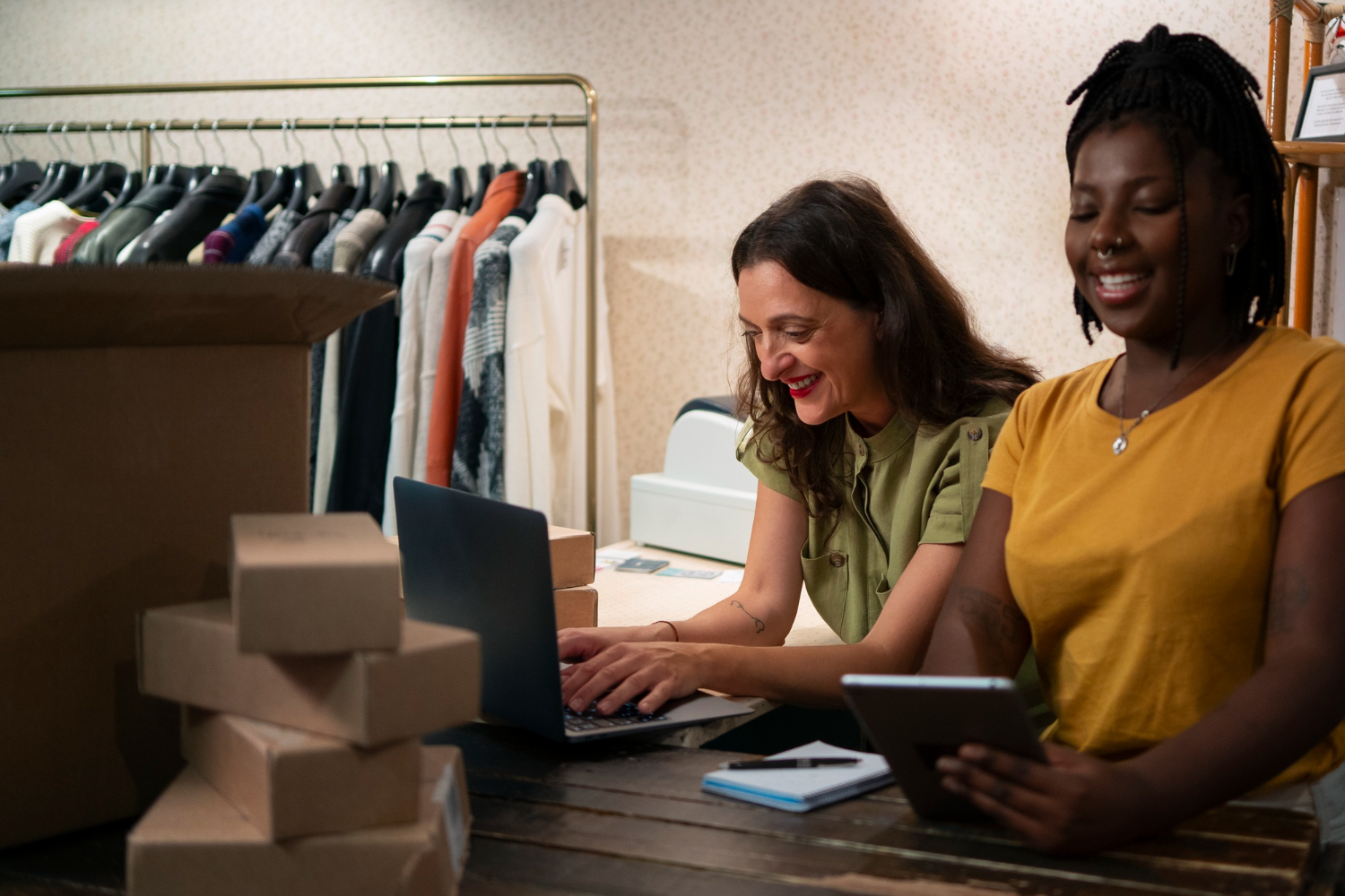 Como um Sistema de Vendas Online Pode Transformar Lojas de Moda e Beleza Feminina